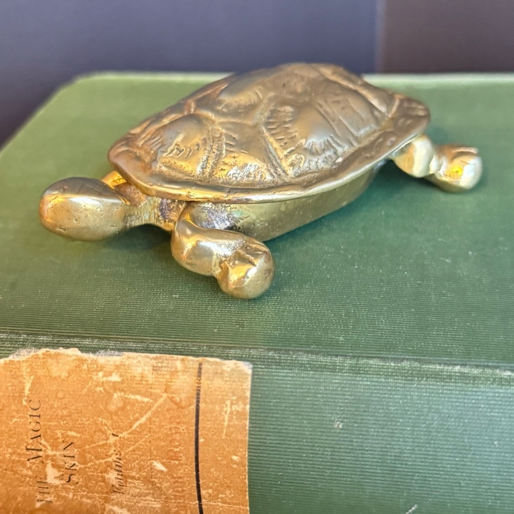 Vintage Brass Tortoise Turtle Secret Trinket Box w Hinged Lid - Picture 2 of 6